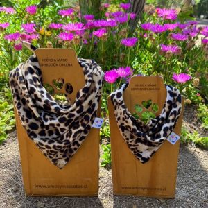 Pañoleta animal print café