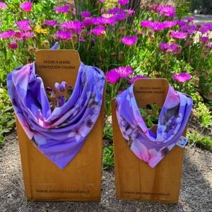 Pañoleta lila flores